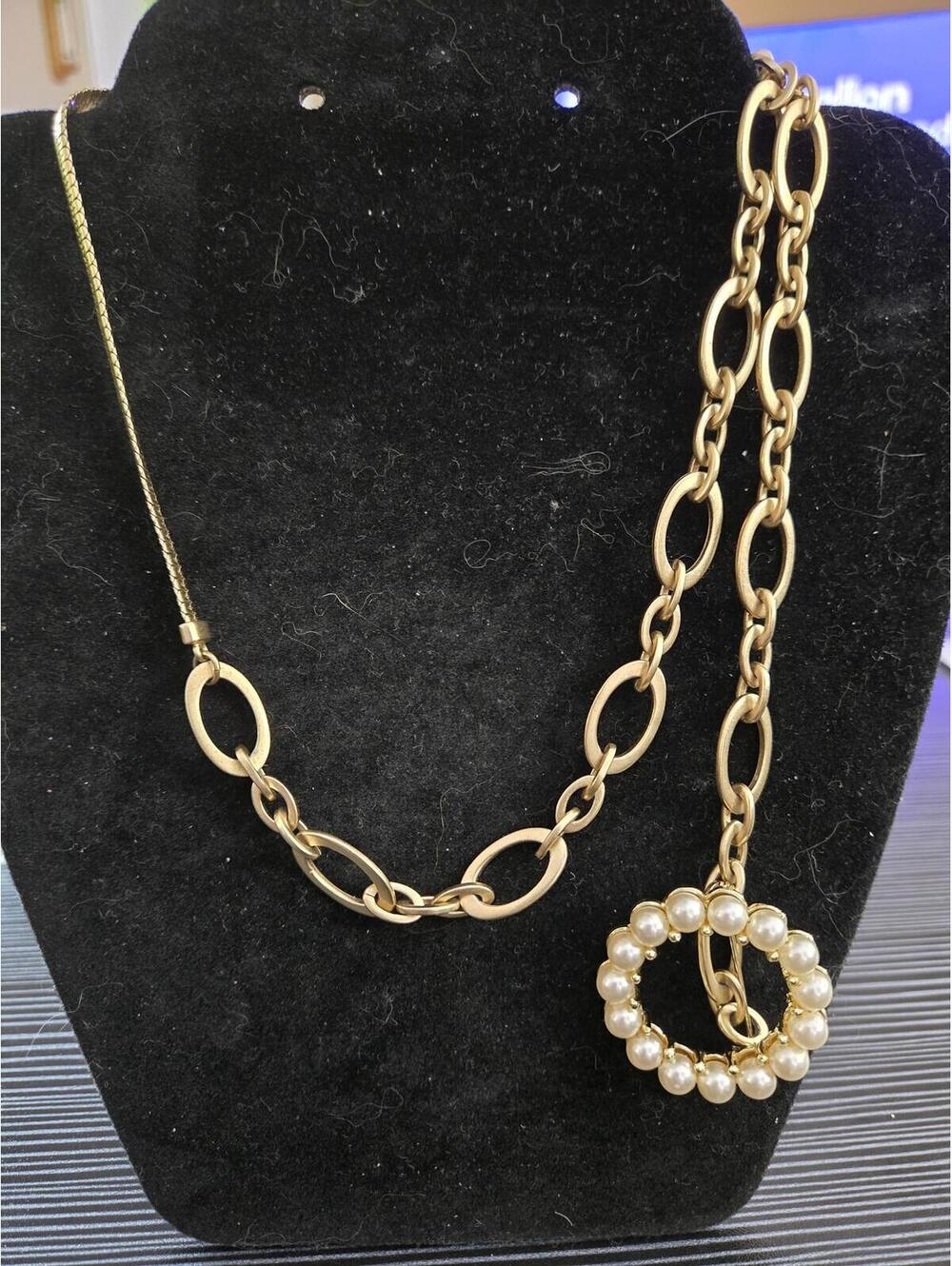 Elegant Gold Tone Chain Necklace with Pearl Circle Pendant
